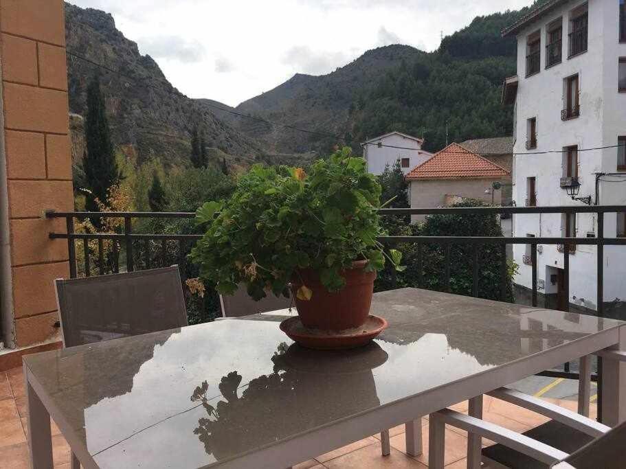 El Mirador Del Rio De Arnedillo Apartment Luaran gambar